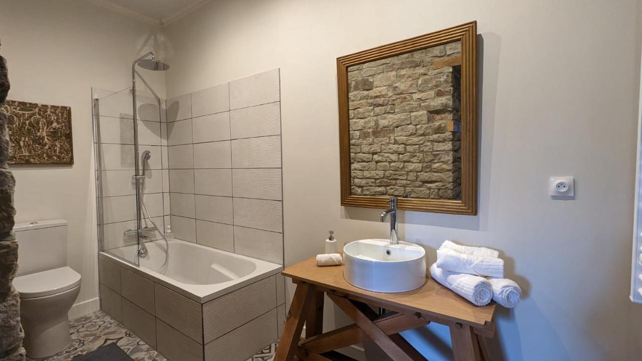 Manoir La Cerise Bed & Breakfast Fougerolles-Saint-Valbert Ngoại thất bức ảnh
