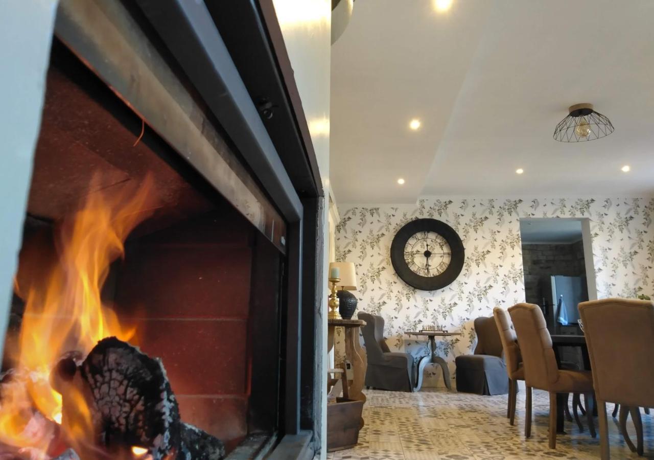 Manoir La Cerise Bed & Breakfast Fougerolles-Saint-Valbert Ngoại thất bức ảnh